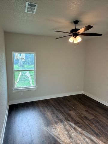 518 Strong Street, Bowie, TX 76230