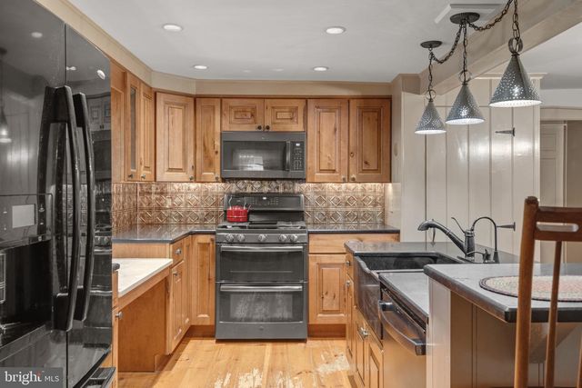 1592 WHITE OAK RD, Strasburg, PA 17579