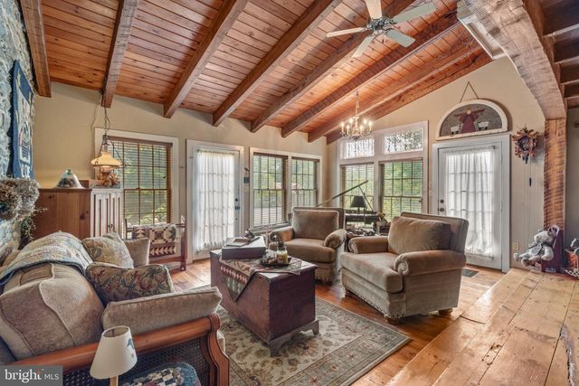 1592 WHITE OAK RD, Strasburg, PA 17579