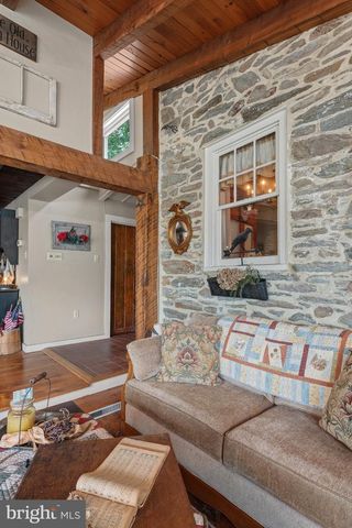 1592 WHITE OAK RD, Strasburg, PA 17579