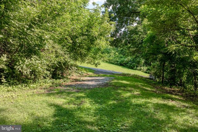 1592 WHITE OAK RD, Strasburg, PA 17579