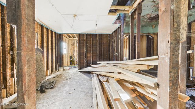 318 N 30th St, Louisville, KY 40212