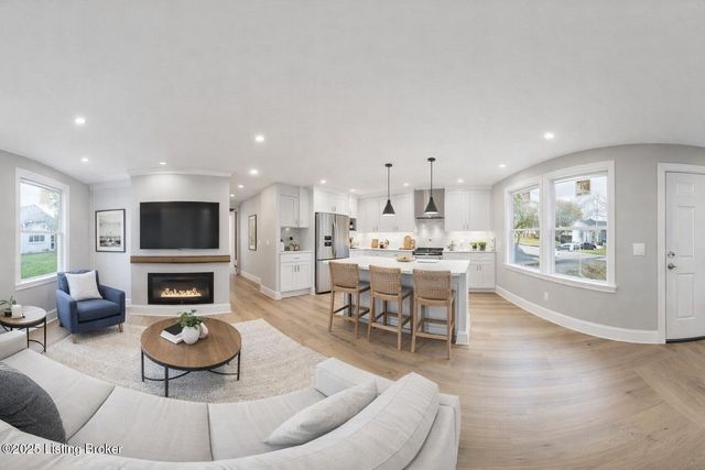 318 N 30th St, Louisville, KY 40212