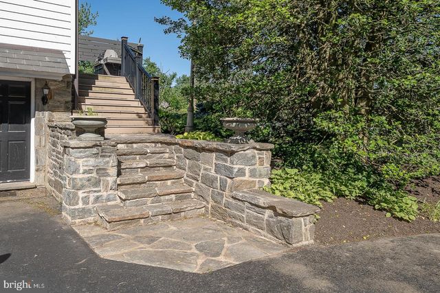 101 E BROOKHAVEN RD, Wallingford, PA 19086