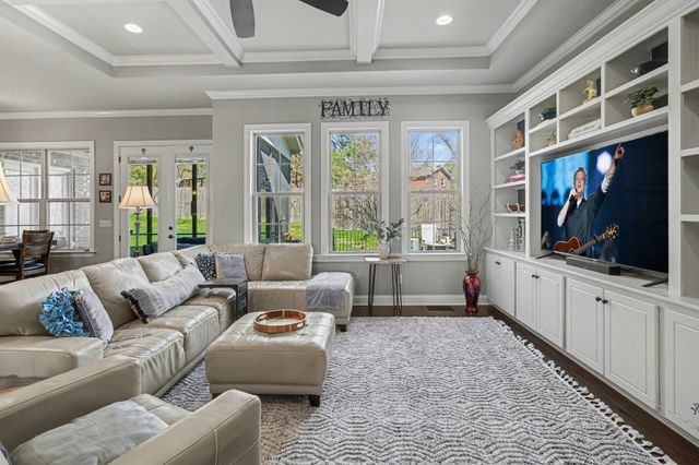 5094 Moss Rd, Nashville, TN 37221