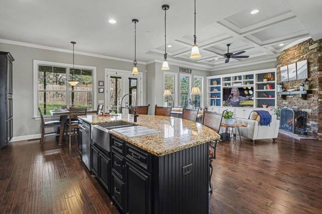 5094 Moss Rd, Nashville, TN 37221