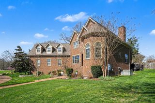 5094 Moss Rd, Nashville, TN 37221