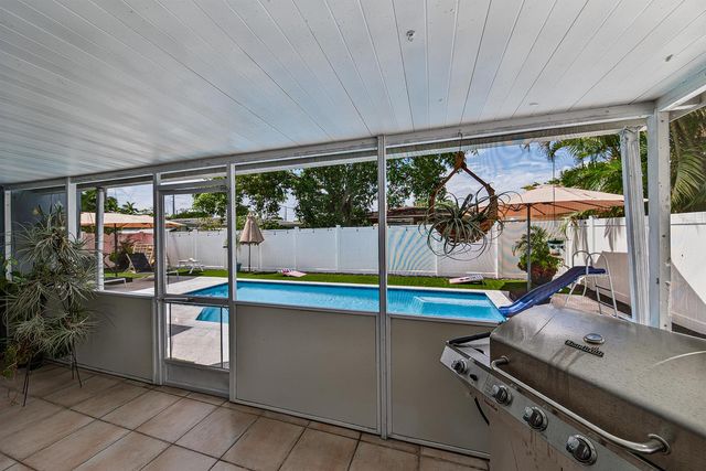 729 NW 29th Court, Wilton Manors, FL 33311