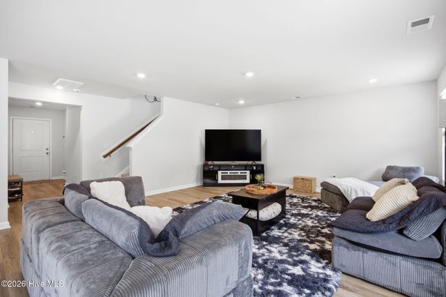 6914 Seaside Palms Place SW, Sunset Beach, NC 28468