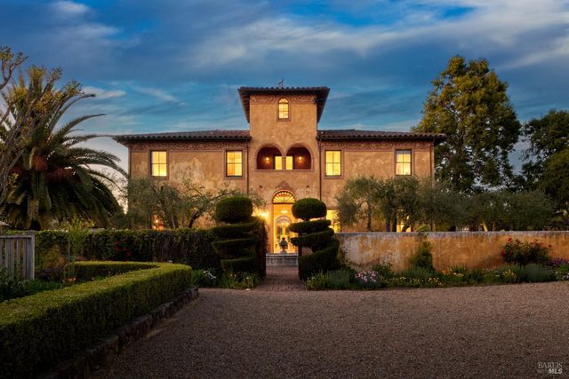 21000 8th St E, Sonoma, CA 95476