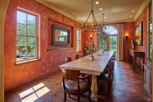 21000 8th St E, Sonoma, CA 95476