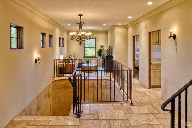 21000 8th St E, Sonoma, CA 95476