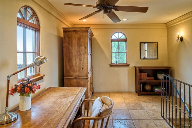 21000 8th St E, Sonoma, CA 95476