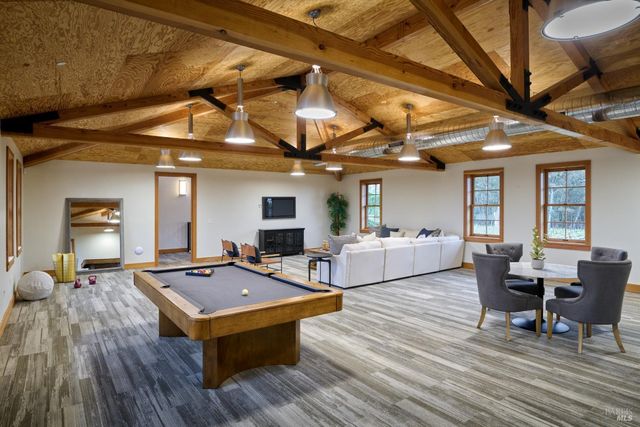 21000 8th St E, Sonoma, CA 95476