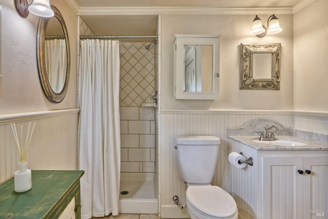 21000 8th St E, Sonoma, CA 95476