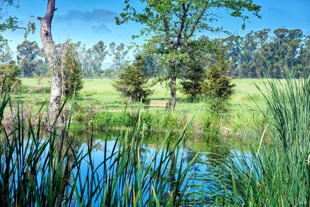 21000 8th St E, Sonoma, CA 95476