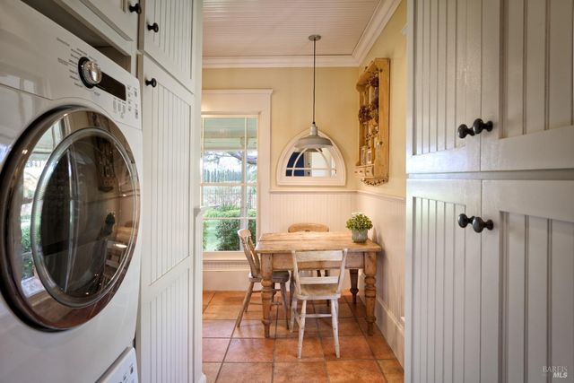 21000 8th St E, Sonoma, CA 95476