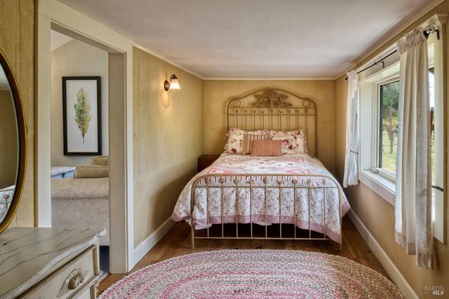 21000 8th St E, Sonoma, CA 95476