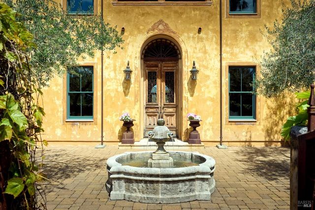 21000 8th St E, Sonoma, CA 95476