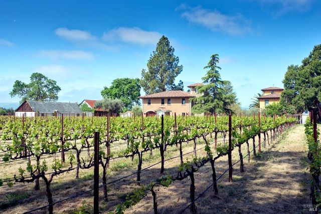 21000 8th St E, Sonoma, CA 95476