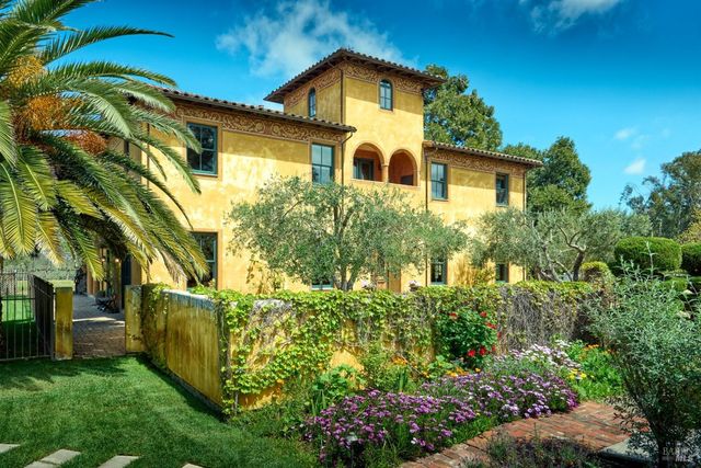 21000 8th St E, Sonoma, CA 95476