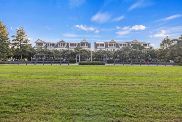 2635 Townsend Place, Charleston, SC 29492