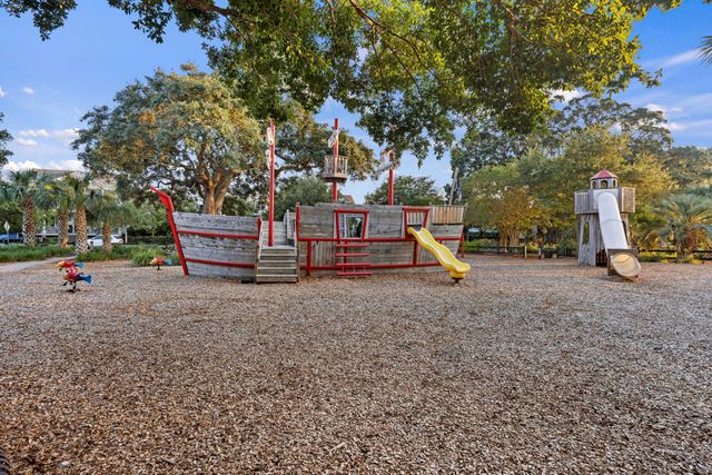 2635 Townsend Place, Charleston, SC 29492