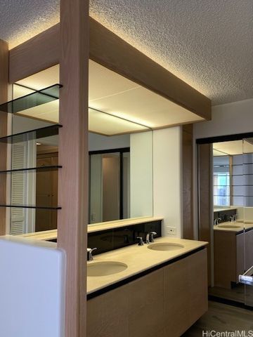 1212 Nuuanu Avenue PH3603, Honolulu, HI 96817