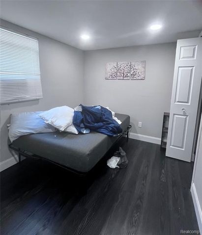 3066 Greenlawn Avenue, Commerce Twp, MI 48382