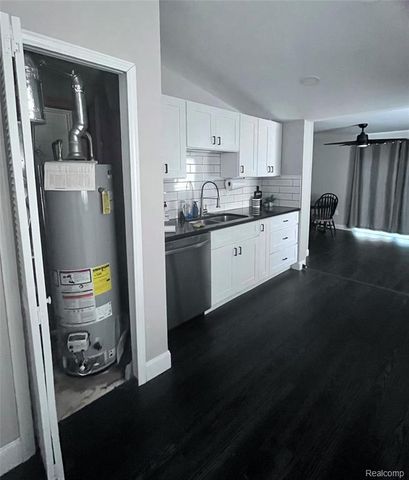 3066 Greenlawn Avenue, Commerce Twp, MI 48382