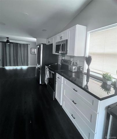 3066 Greenlawn Avenue, Commerce Twp, MI 48382