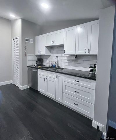 3066 Greenlawn Avenue, Commerce Twp, MI 48382