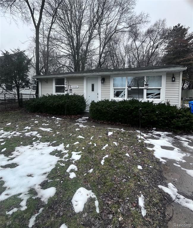 3066 Greenlawn Avenue, Commerce Twp, MI 48382
