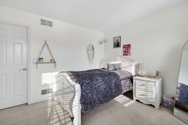 1815 Wild Rose Trail, Joliet, IL 60431