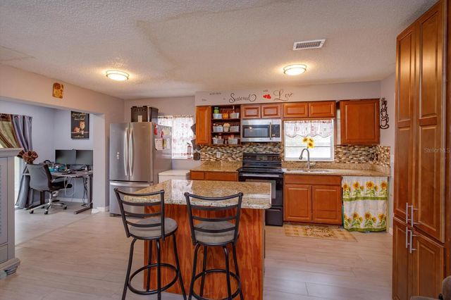 3112 ORANOLE ROAD, Orlando, FL 32810