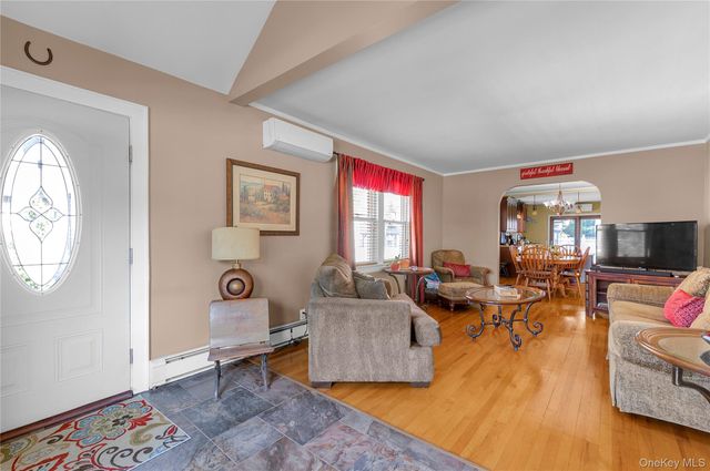 196 Central Avenue, Lynbrook, NY 11563