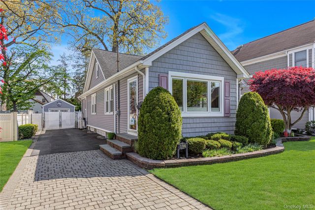 196 Central Avenue, Lynbrook, NY 11563