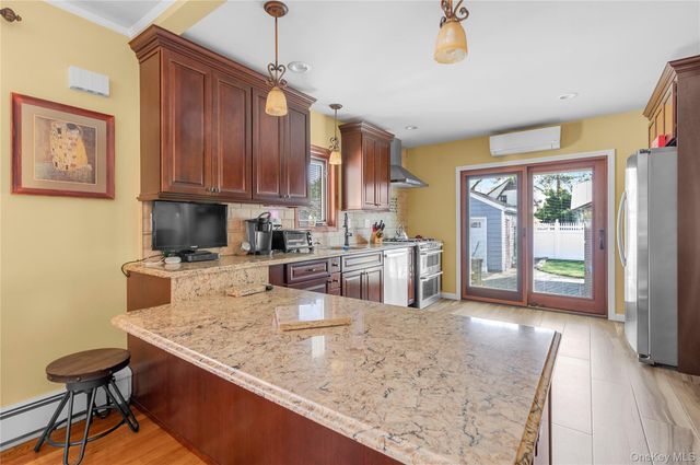 196 Central Avenue, Lynbrook, NY 11563