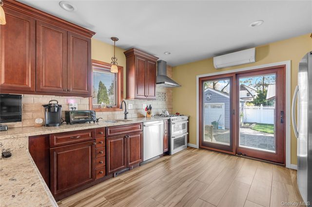196 Central Avenue, Lynbrook, NY 11563