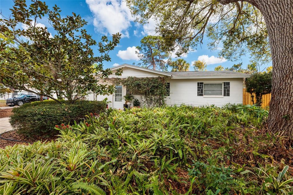 Image 4 of property listing at 3595 79TH STREET N, St Petersburg, FL 33710