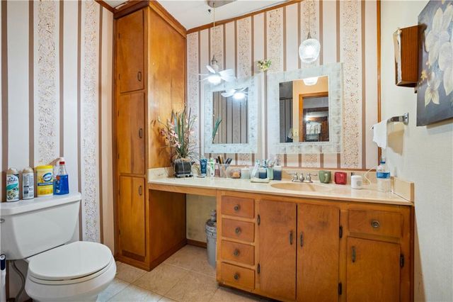 5325 Colonial Circle S, Mobile, AL 36618
