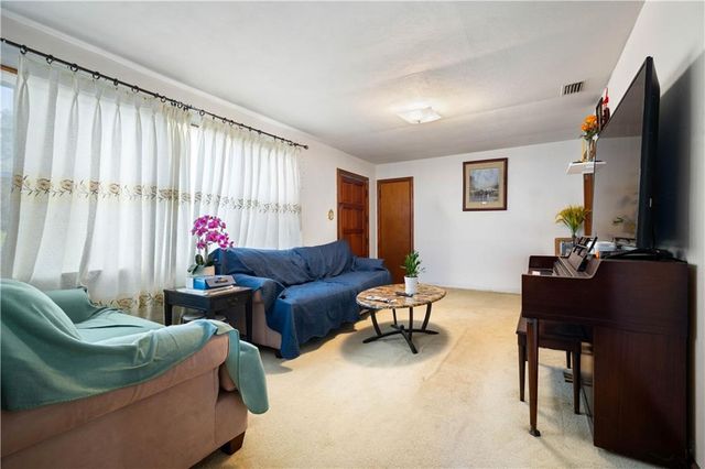 5325 Colonial Circle S, Mobile, AL 36618