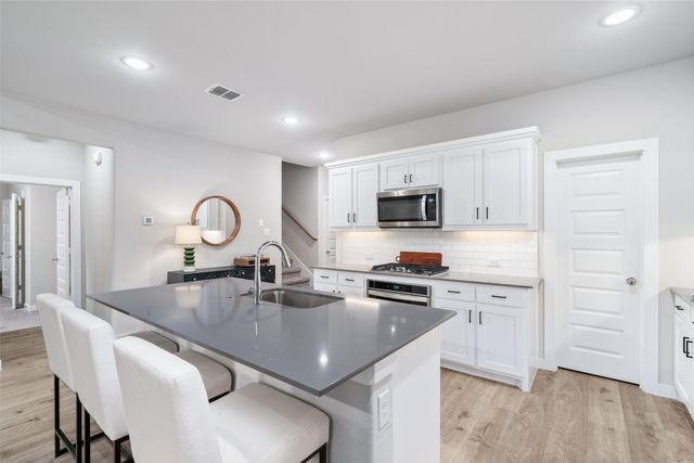 353 Waters Ridge Drive, Lavon, TX 75166