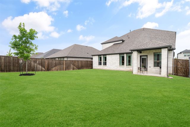 353 Waters Ridge Drive, Lavon, TX 75166