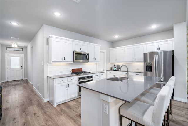 353 Waters Ridge Drive, Lavon, TX 75166