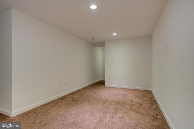 2104 KENSINGTON WALK, Philadelphia, PA 19125