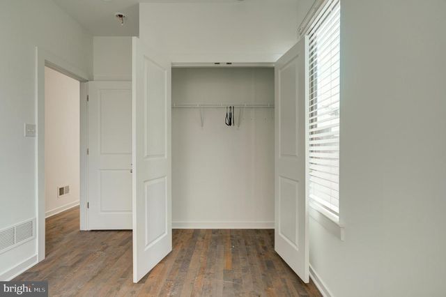 2104 KENSINGTON WALK, Philadelphia, PA 19125