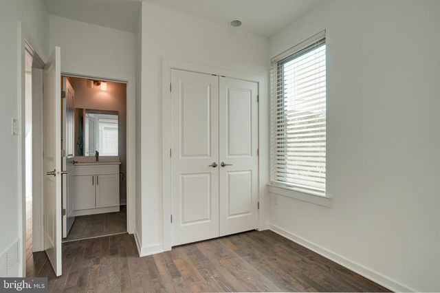 2104 KENSINGTON WALK, Philadelphia, PA 19125