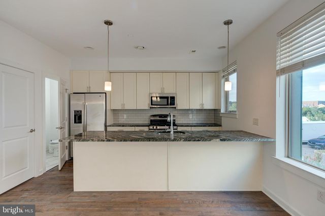 2104 KENSINGTON WALK, Philadelphia, PA 19125