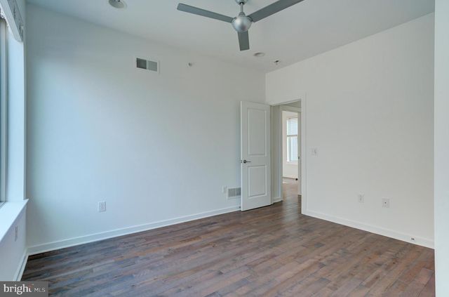 2104 KENSINGTON WALK, Philadelphia, PA 19125
